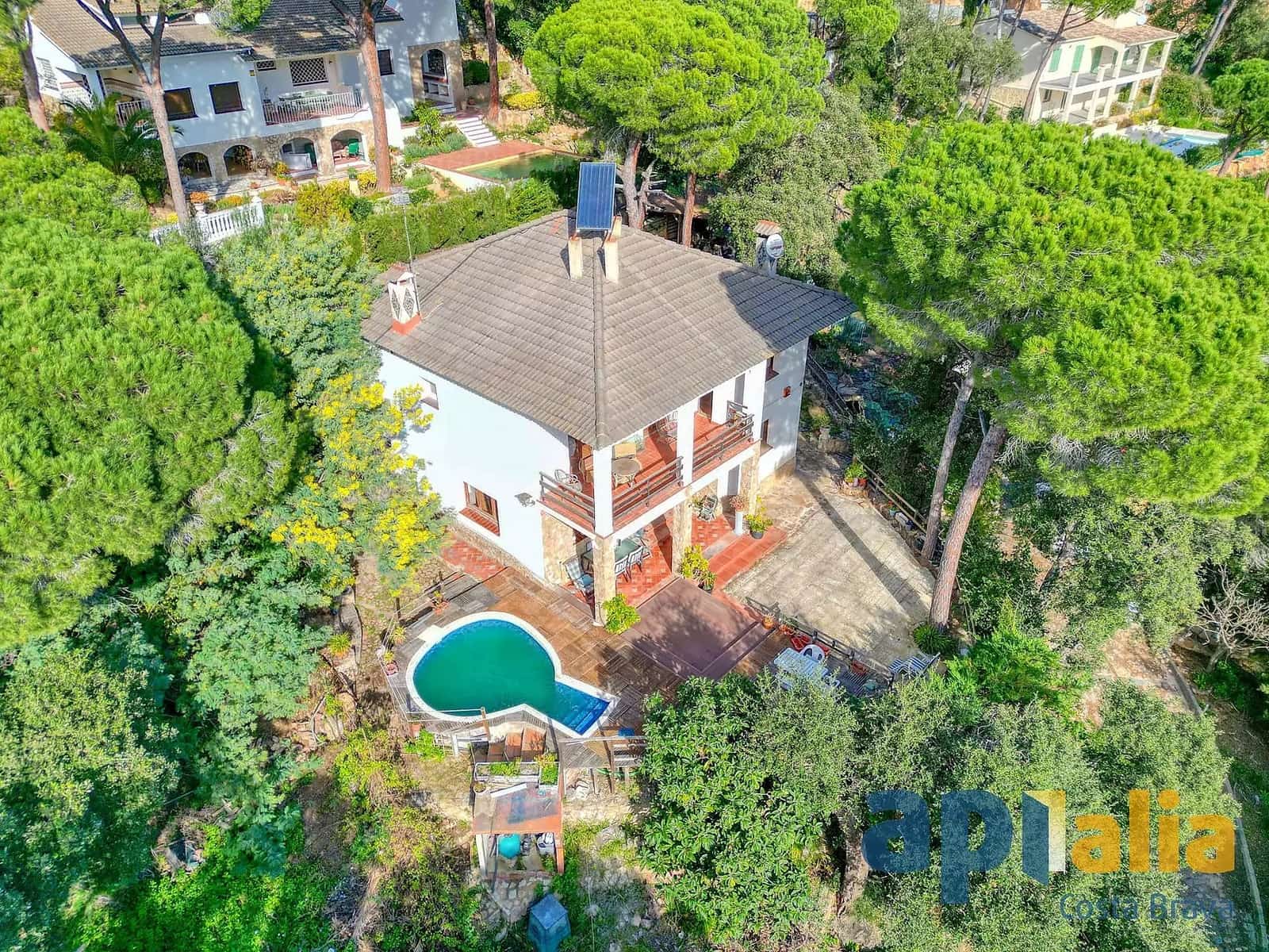 6 soverom Villa til salgs i Sant Feliu de Guixols med svømmebasseng garasje - € 550 000 (Ref: 9999602)