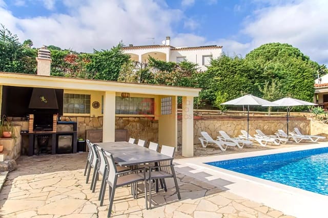 5 bedroom Villa for sale in Calonge i Sant Antoni with pool garage - € 780,000 (Ref: 9999603)