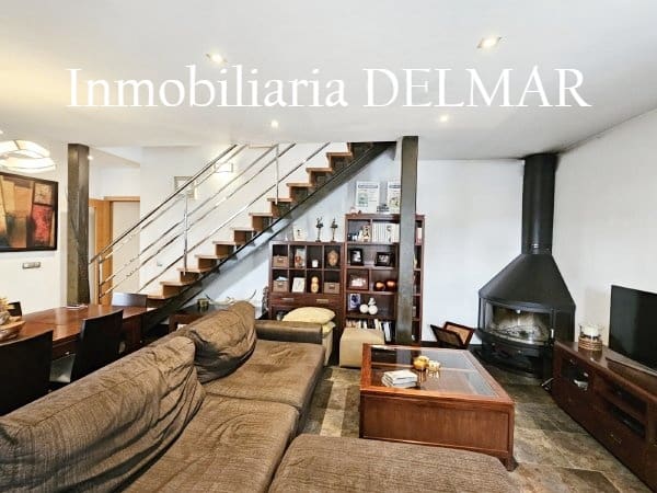 5 sypialnia Dom blizniak na sprzedaż w Santa Eulalia / Santa Eularia z garażem - 1 470 000 € (Ref: 8754782)