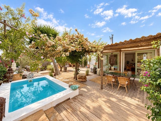 2 bedroom Finca/Country House for sale in Sant Rafael de Sa Creu, Sant Antoni de Portmany with pool - € 1,258,000 (Ref: 10130147)
