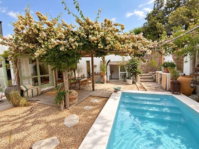 2 bedroom Finca/Country House for sale in Sant Rafael de Sa Creu, Sant Antoni de Portmany with pool - € 1,258,000 (Ref: 10130147)
