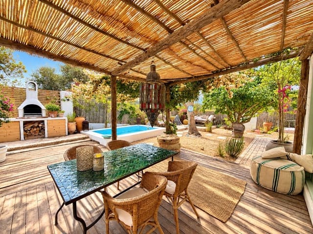 2 bedroom Finca/Country House for sale in Sant Rafael de Sa Creu, Sant Antoni de Portmany with pool - € 1,258,000 (Ref: 10130147)