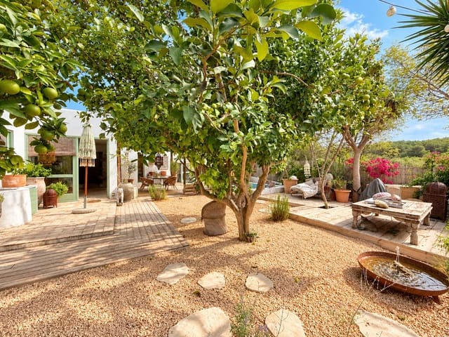 2 bedroom Finca/Country House for sale in Sant Rafael de Sa Creu, Sant Antoni de Portmany with pool - € 1,258,000 (Ref: 10130147)