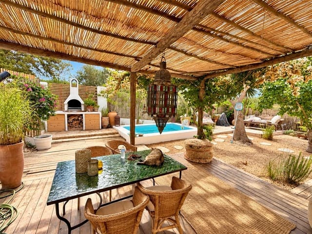 2 bedroom Finca/Country House for sale in Sant Rafael de Sa Creu, Sant Antoni de Portmany with pool - € 1,258,000 (Ref: 10130147)