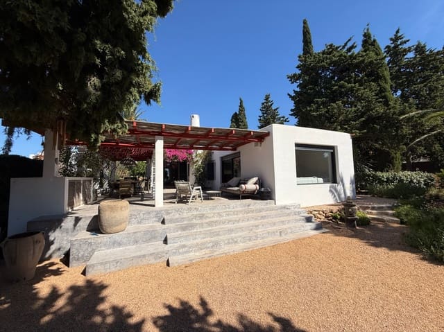 3 bedroom Villa for sale in San Jose / Sant Josep de Sa Talaia with pool - € 2,950,000 (Ref: 10139993)