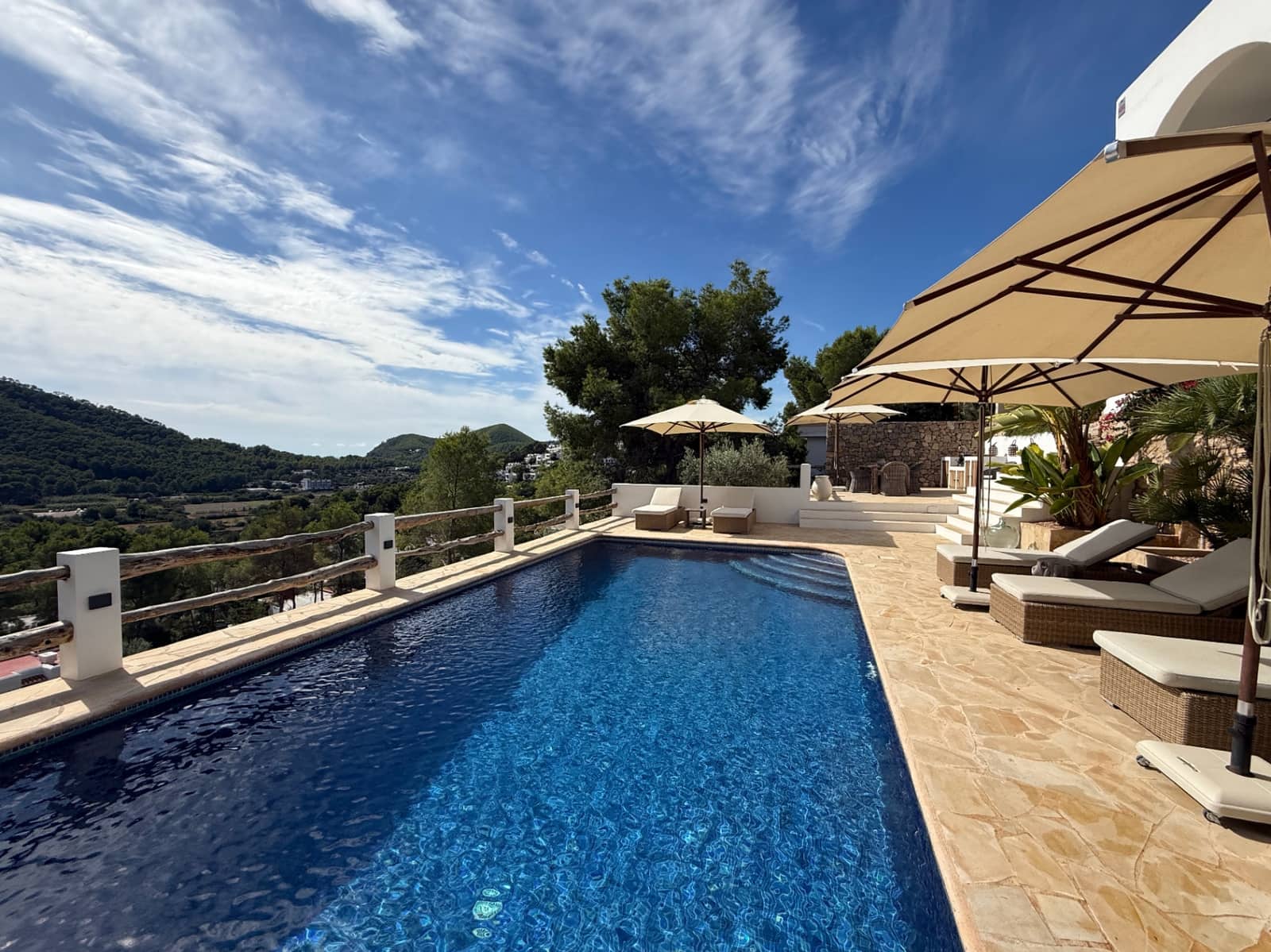 3 Zimmer Villa zu verkaufen in Cala Llonga mit Pool Garage - 2.190.000 € (Ref: 10163620)