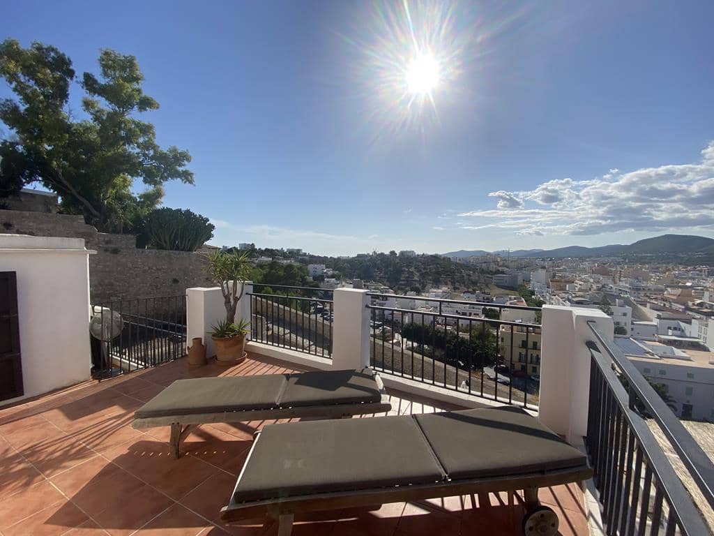 2 bedroom Apartment for sale in Ibiza / Eivissa town - € 850,000 (Ref: 7101692)