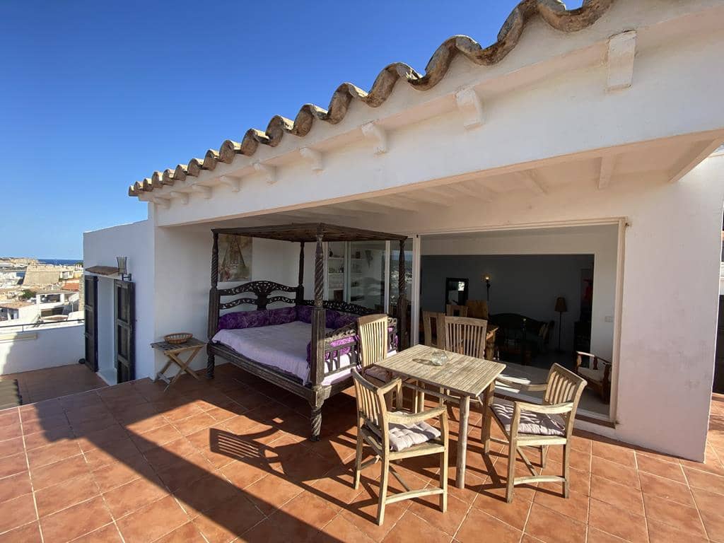 2 bedroom Apartment for sale in Ibiza / Eivissa town - € 850,000 (Ref: 7101692)