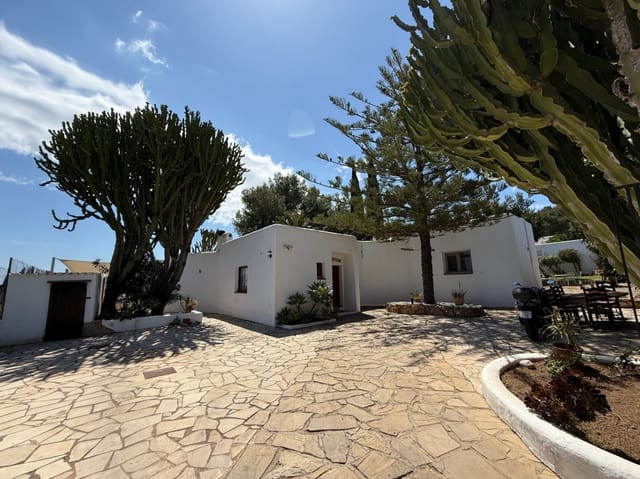 3 slaapkamer Villa te koop in Ibiza dorp met zwembad - € 2.500.000 (Ref: 8981817)