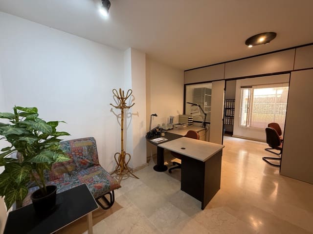 2 slaapkamer Kantoor te koop in Ibiza dorp - € 220.000 (Ref: 9086136)