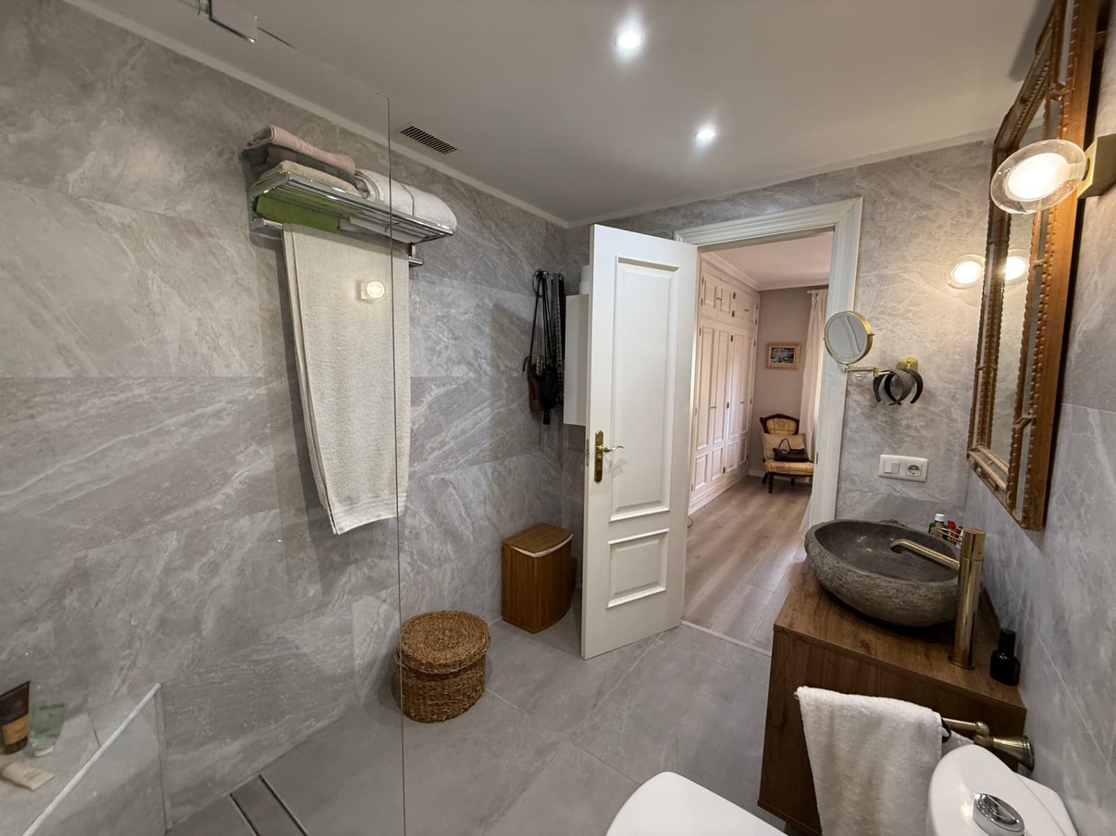 2 bedroom Apartment for sale in Talamanca with garage - € 660,000 (Ref: 9126107)