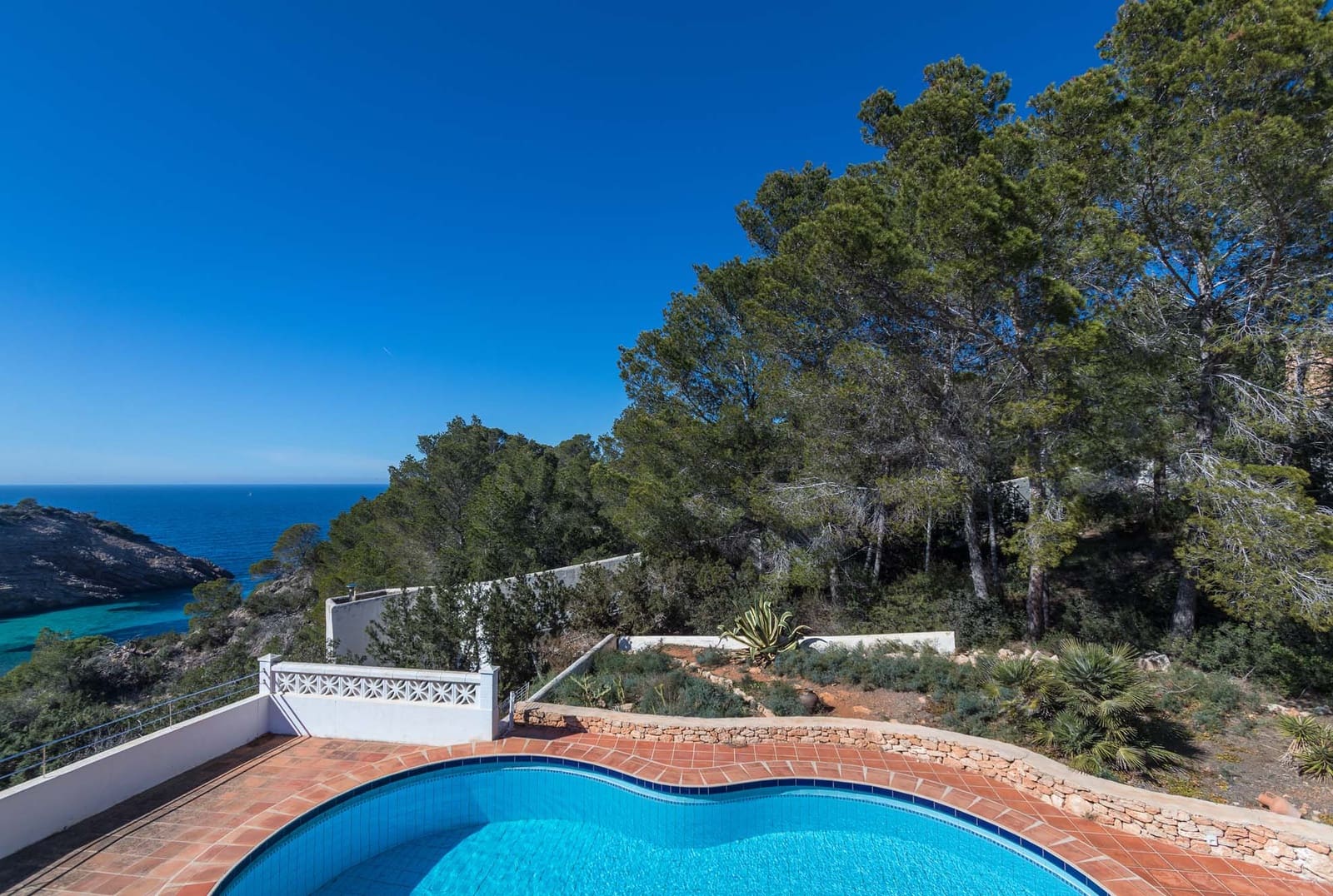 5 chambre Villa/Maison à vendre à Cala Moli avec piscine garage - 2 400 000 € (Ref: 9196962)