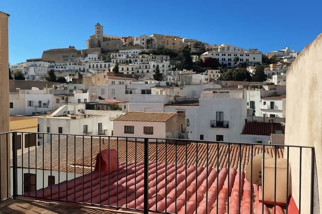 2 bedroom Apartment for sale in Ibiza / Eivissa town - € 480,000 (Ref: 9226030)