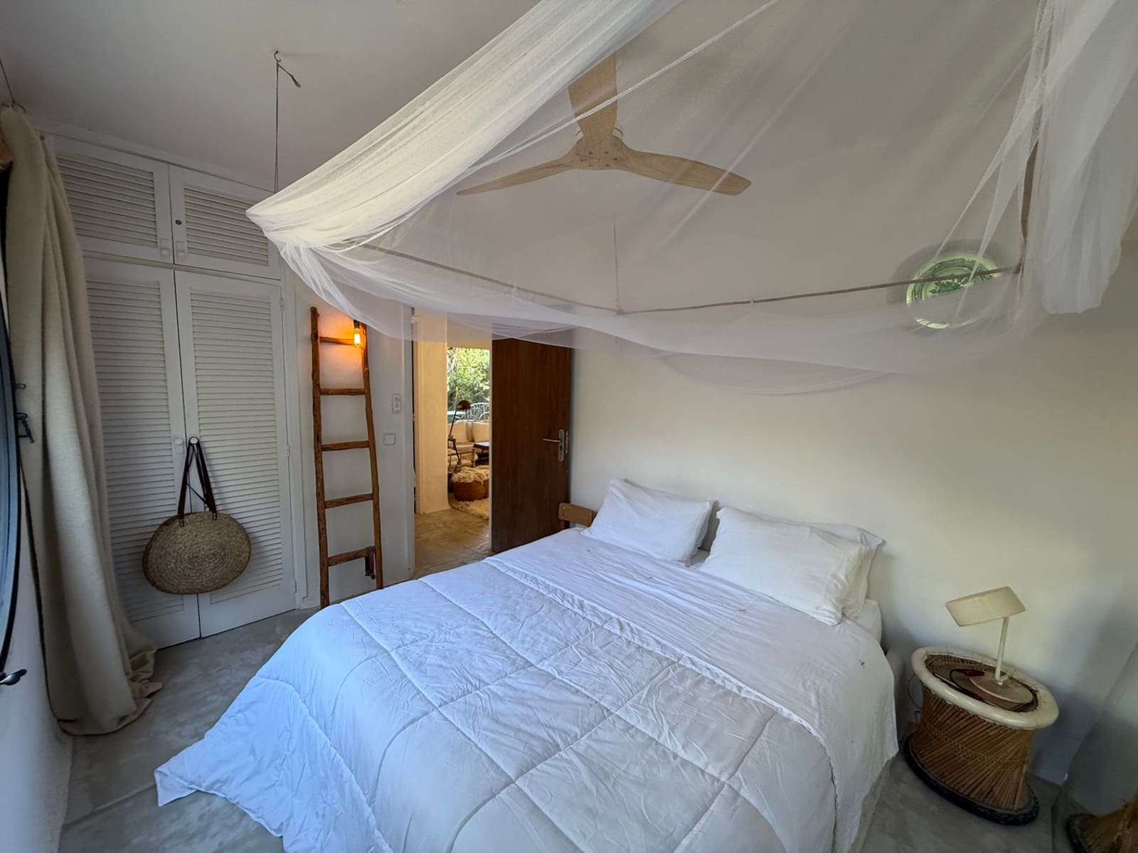 2 slaapkamer Villa te koop in Sant Agusti des Vedra met zwembad - € 1.200.000 (Ref: 9665147)