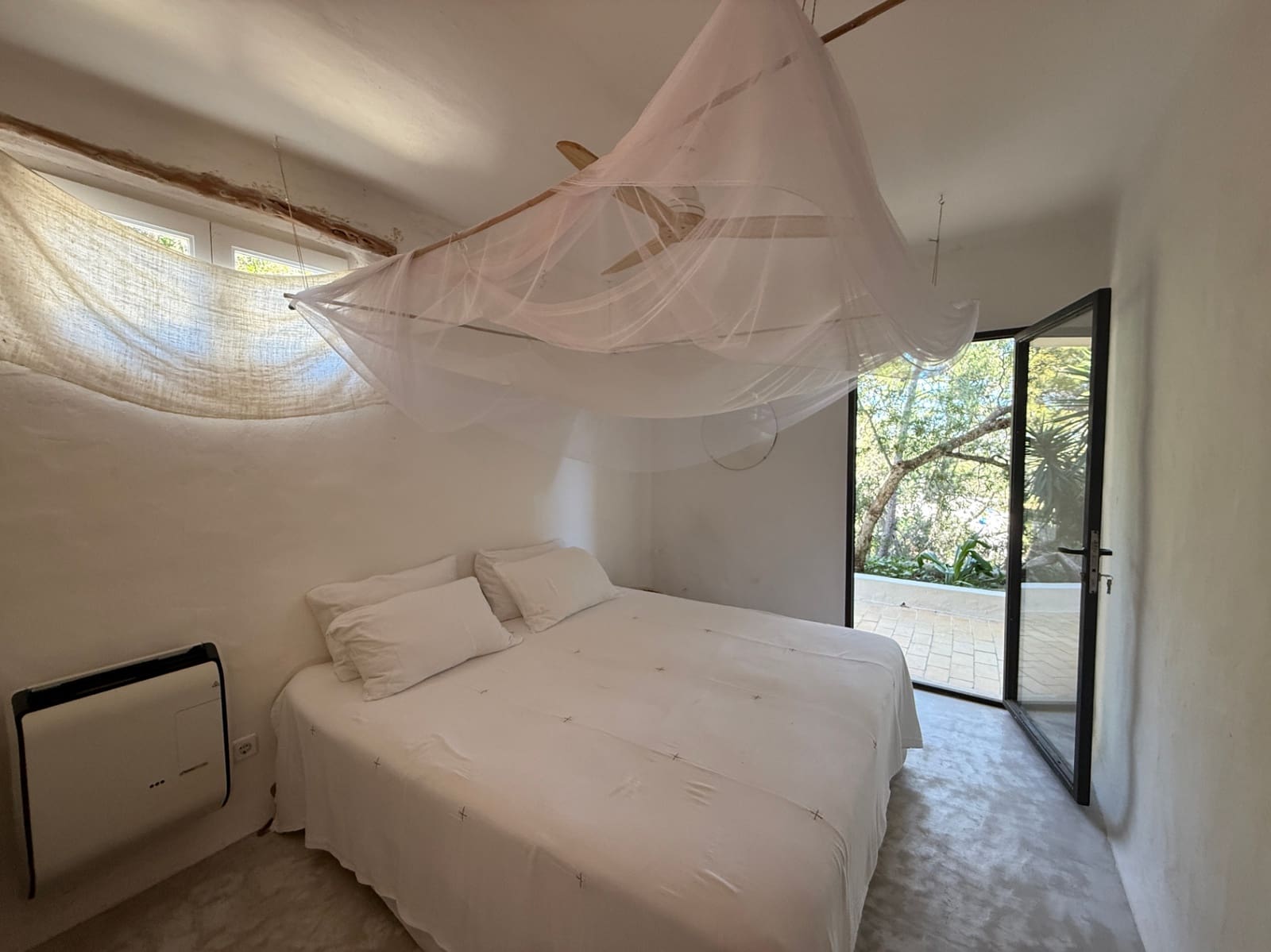 2 slaapkamer Villa te koop in Sant Agusti des Vedra met zwembad - € 1.200.000 (Ref: 9665147)