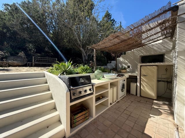 2 slaapkamer Villa te koop in Sant Agusti des Vedra, San Jose / Sant Josep de Sa Talaia met zwembad - € 1.200.000 (Ref: 9665147)