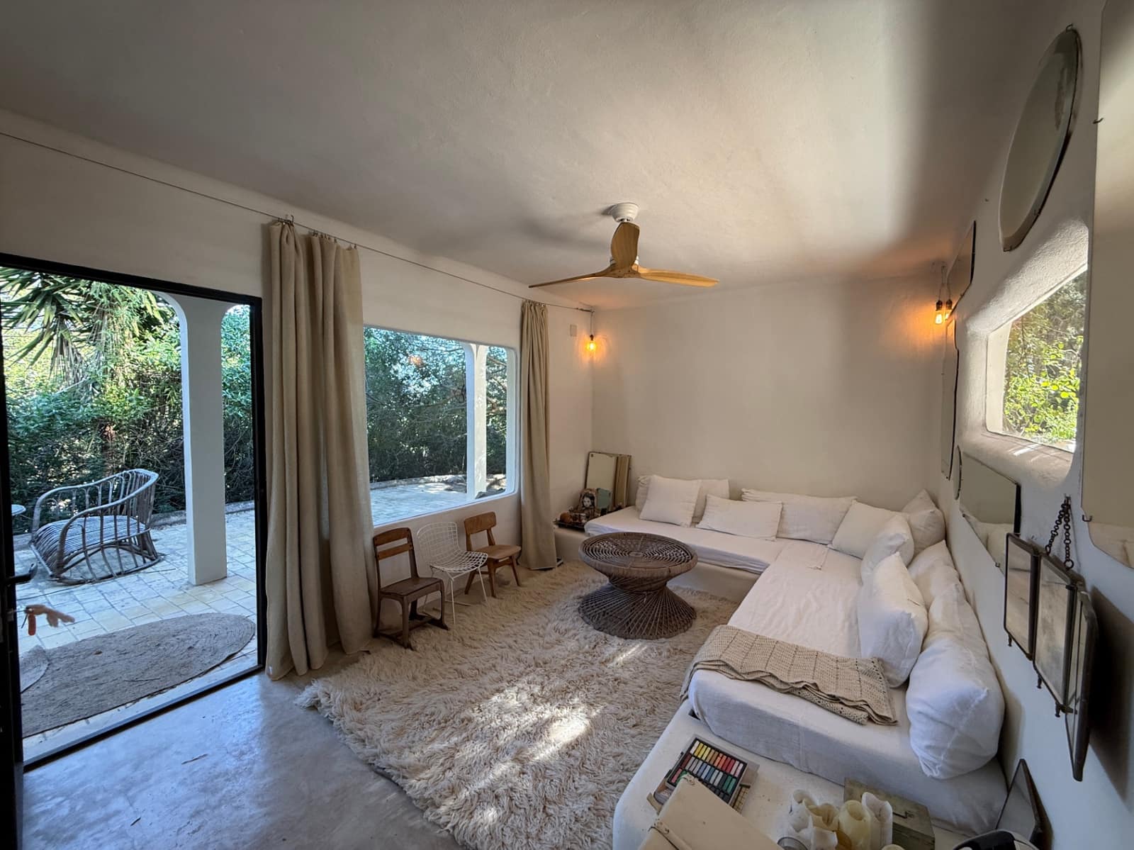 2 slaapkamer Villa te koop in Sant Agusti des Vedra met zwembad - € 1.200.000 (Ref: 9665147)