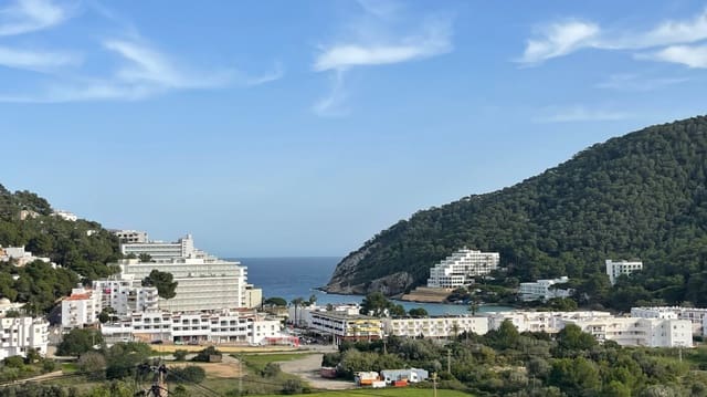 1 soveværelse Lejlighed til salg i Cala Llonga, Santa Eulalia / Santa Eularia med swimmingpool garage - € 375.000 (Ref: 9752482)