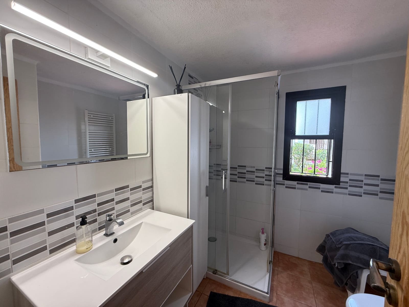 1 soveværelse Lejlighed til salg i Cala Llonga med swimmingpool garage - € 375.000 (Ref: 9752482)