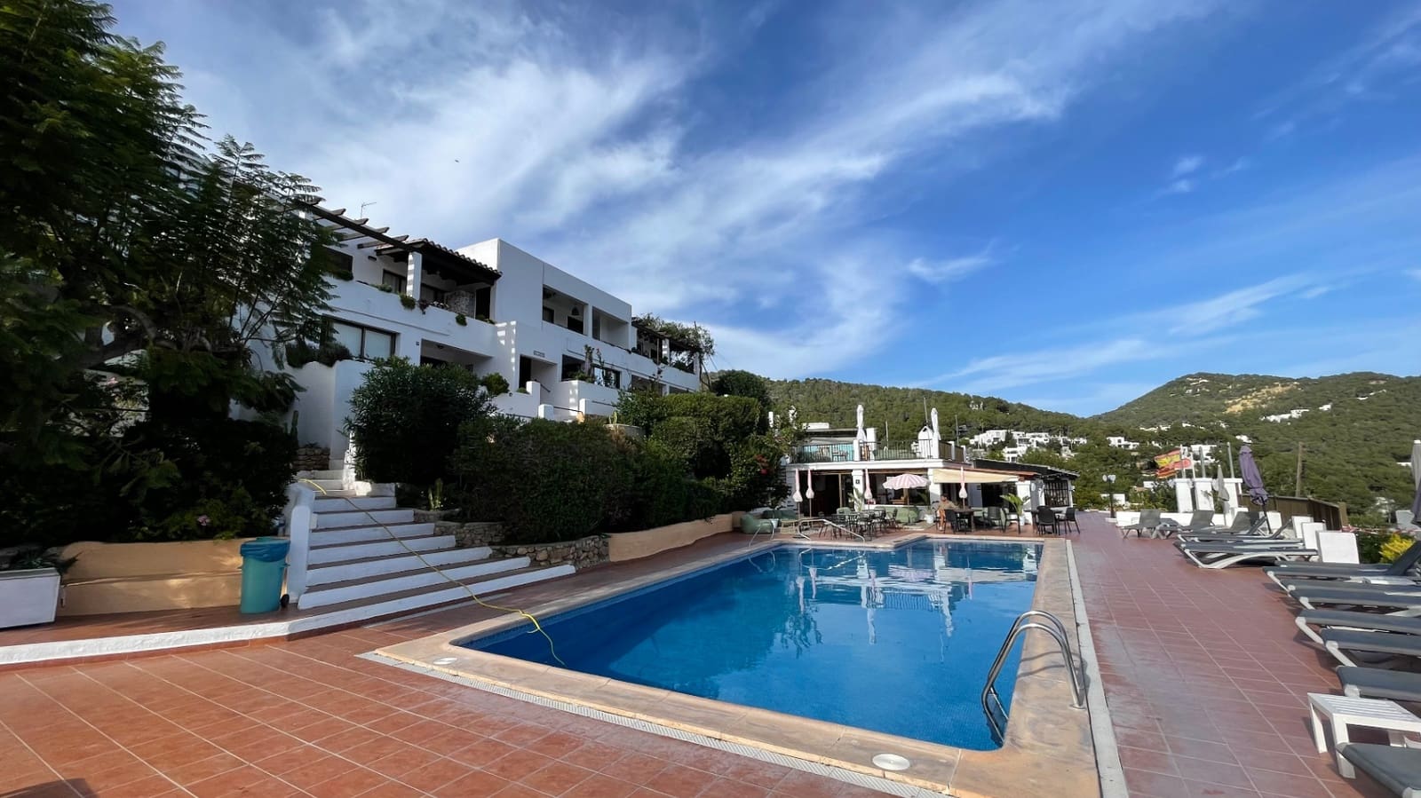 1 soveværelse Lejlighed til salg i Cala Llonga med swimmingpool garage - € 375.000 (Ref: 9752482)