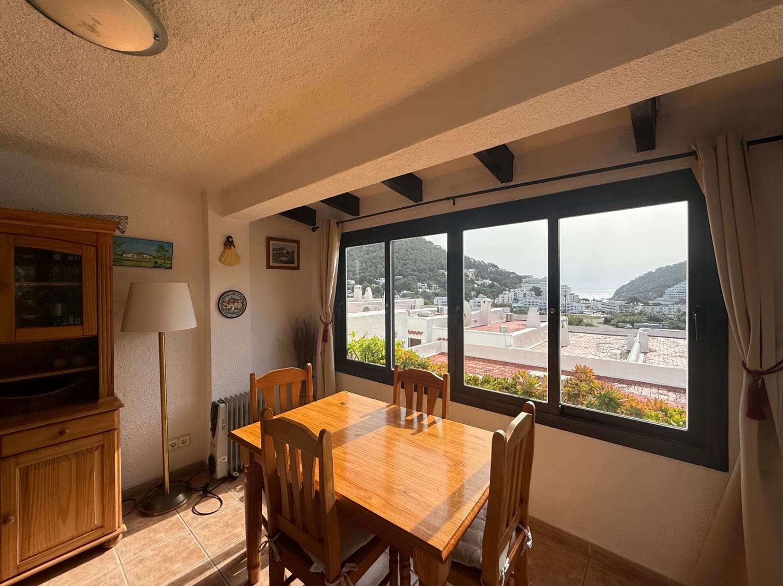 1 soveværelse Lejlighed til salg i Cala Llonga med swimmingpool garage - € 375.000 (Ref: 9752482)