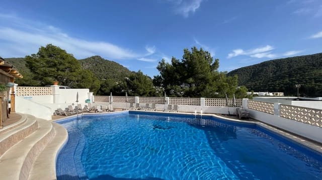 1 soveværelse Lejlighed til salg i Cala Llonga, Santa Eulalia / Santa Eularia med swimmingpool garage - € 375.000 (Ref: 9752482)