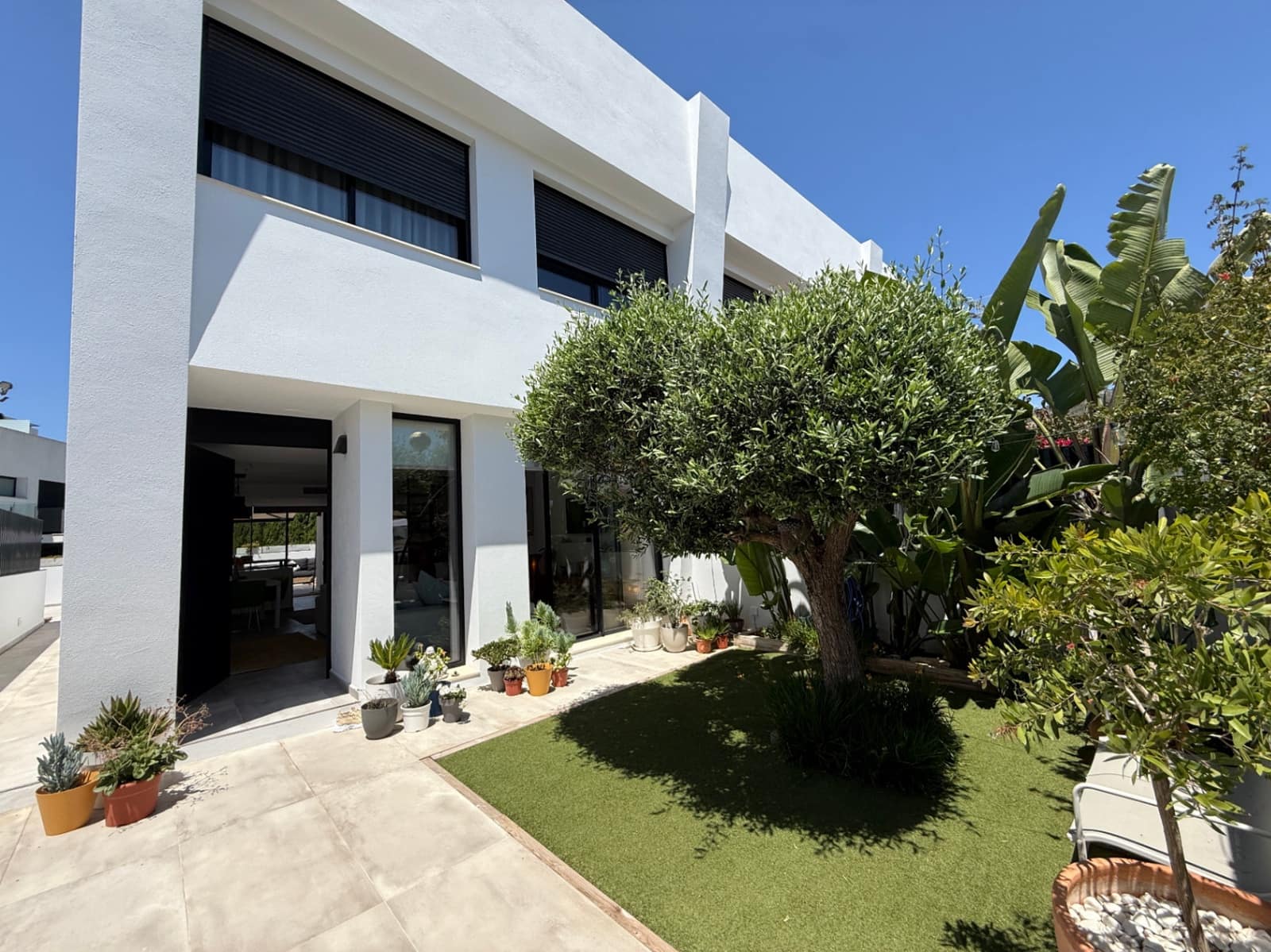 3 bedroom Townhouse for sale in Nuestra Senora de Jesus with pool garage - € 1,499,000 (Ref: 9850094)