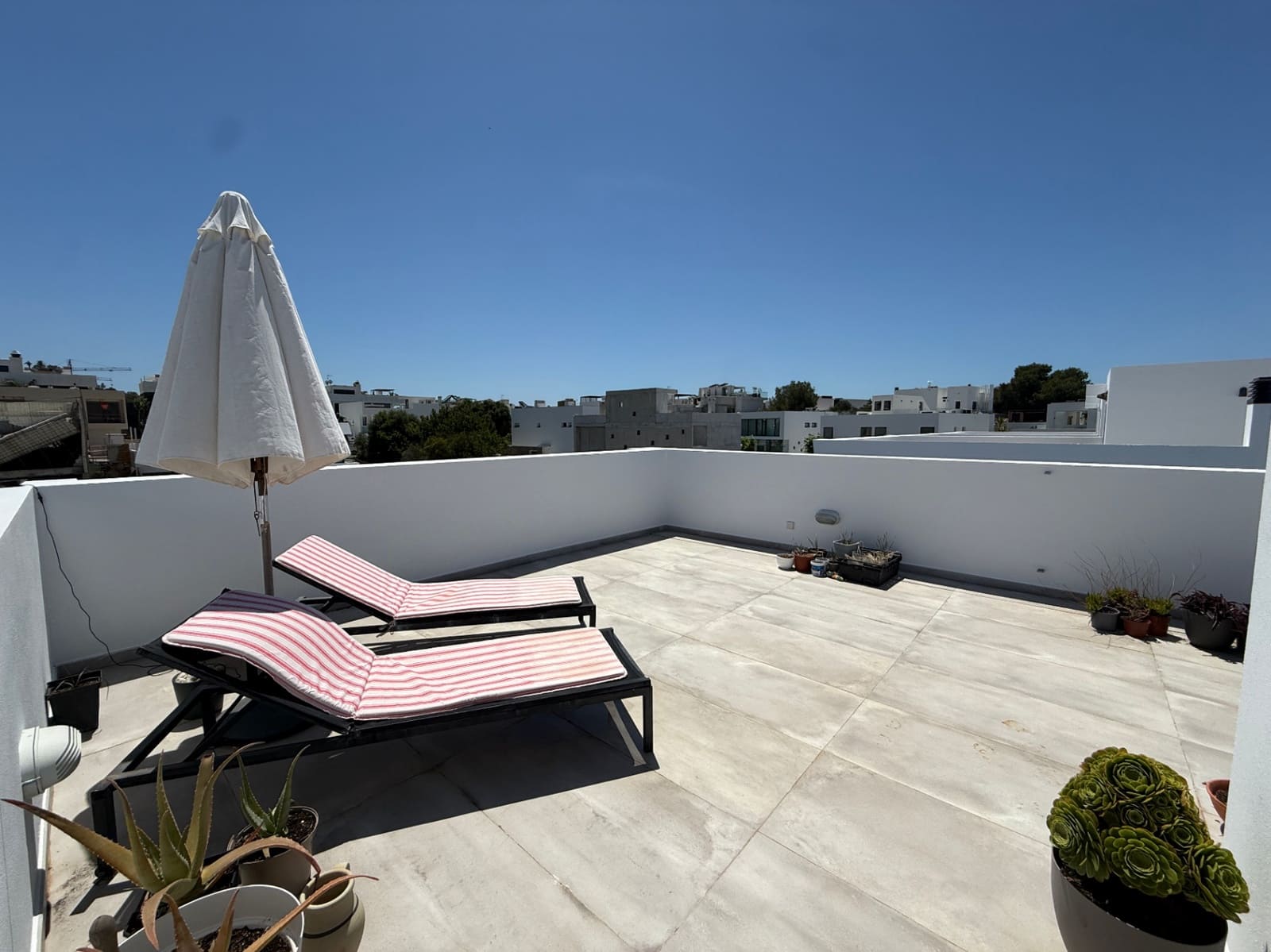 3 bedroom Townhouse for sale in Nuestra Senora de Jesus with pool garage - € 1,499,000 (Ref: 9850094)
