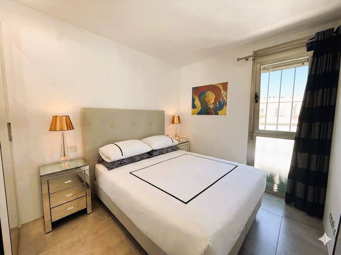2 chambre Appartement à vendre à Talamanca avec piscine garage - 998 500 € (Ref: 9912235)