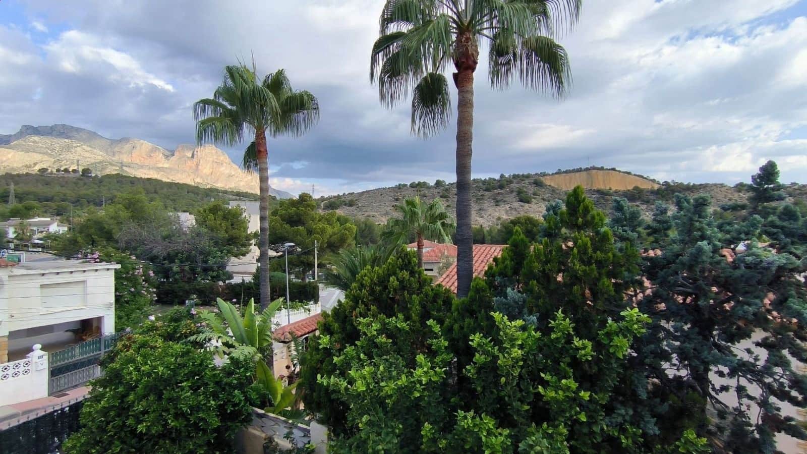 3 soveværelse Villa til salg i La Nucia med swimmingpool garage - € 435.000 (Ref: 10048685)