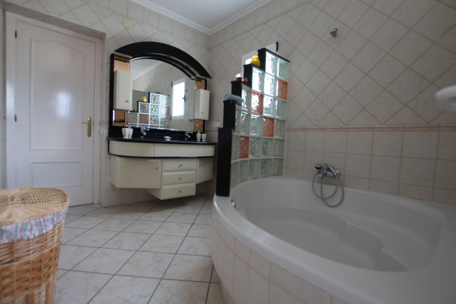 3 soveværelse Villa til salg i La Nucia med swimmingpool garage - € 540.000 (Ref: 10173133)