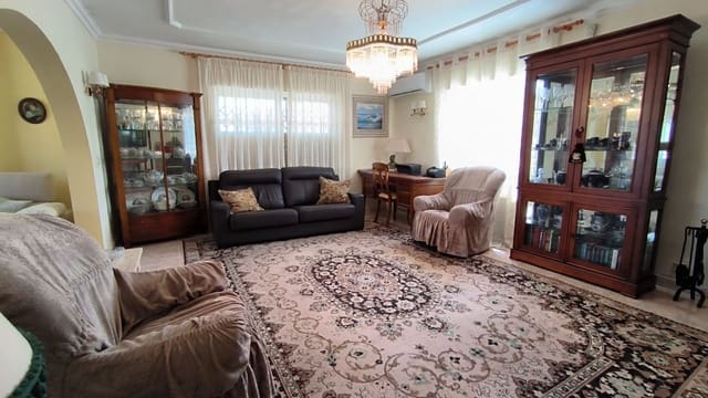 Chalet de 3 habitaciones en Alfaz del Pi / L'Alfàs del Pi en venta con piscina garaje - 490.000 € (Ref: 7776631)