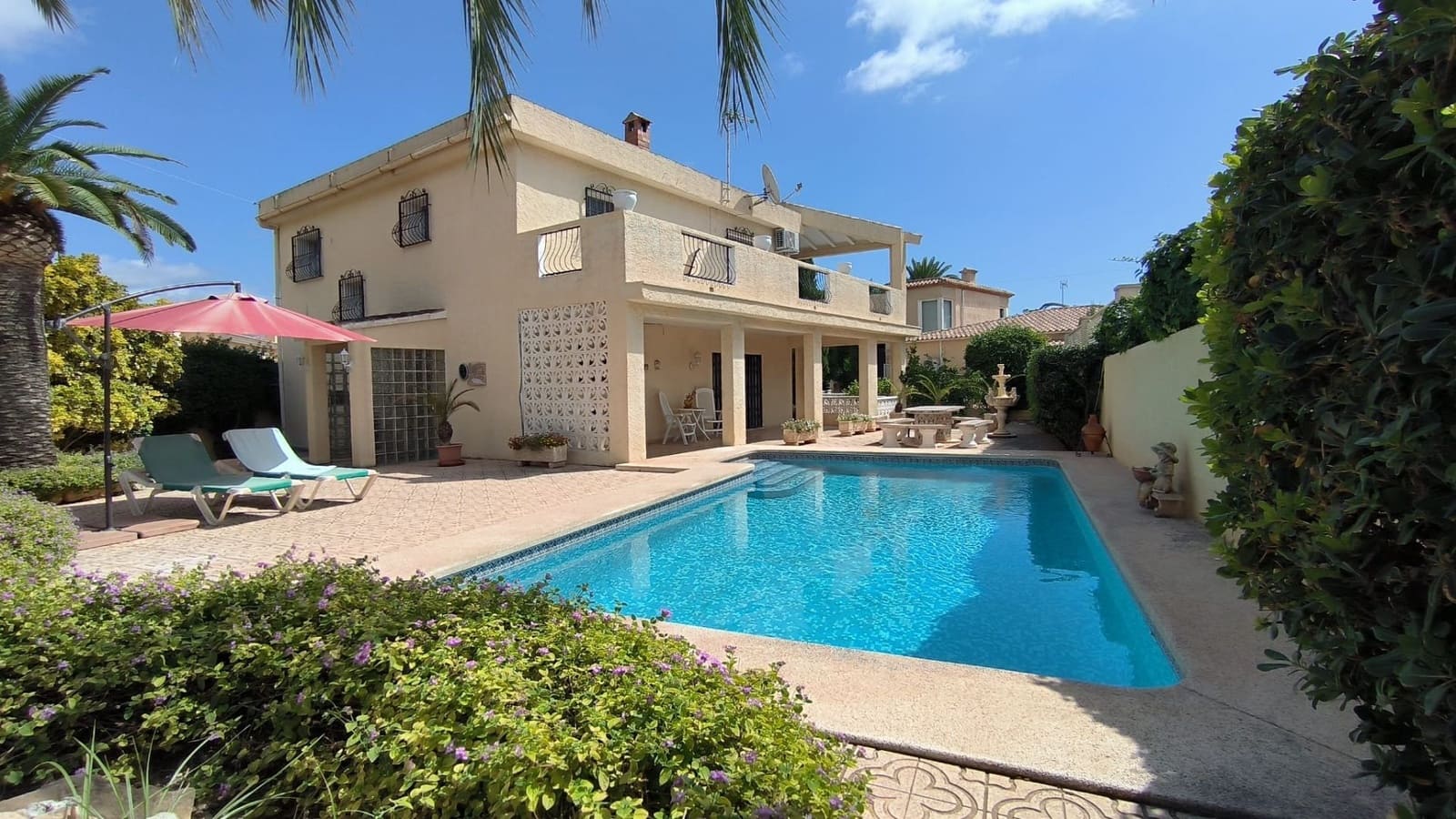 Chalet de 3 habitaciones en Alfaz del Pi / L'Alfàs del Pi en venta con piscina garaje - 490.000 € (Ref: 7776631)