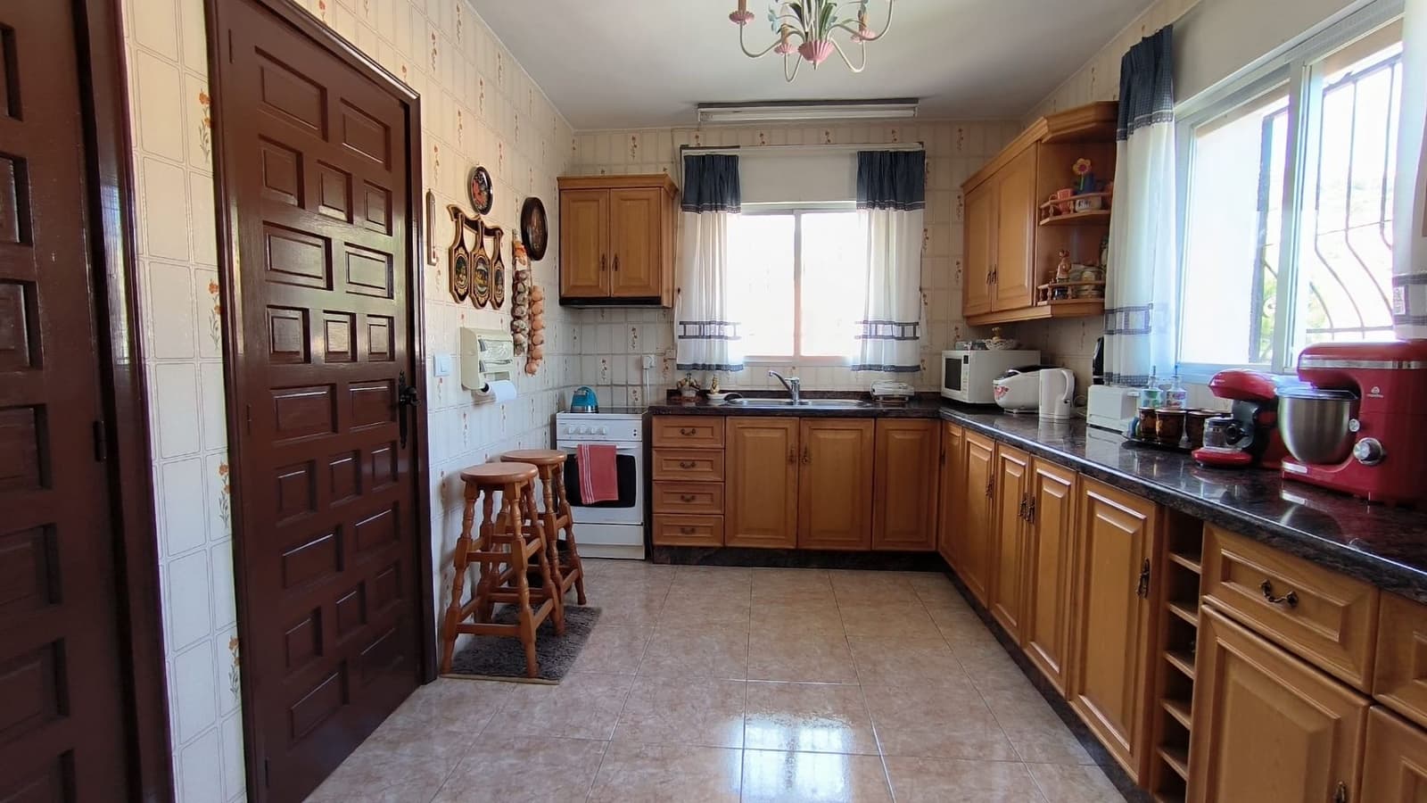 Chalet de 3 habitaciones en Alfaz del Pi / L'Alfàs del Pi en venta con piscina garaje - 490.000 € (Ref: 7776631)