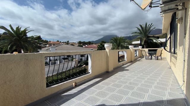 Chalet de 3 habitaciones en Alfaz del Pi / L'Alfàs del Pi en venta con piscina garaje - 490.000 € (Ref: 7776631)