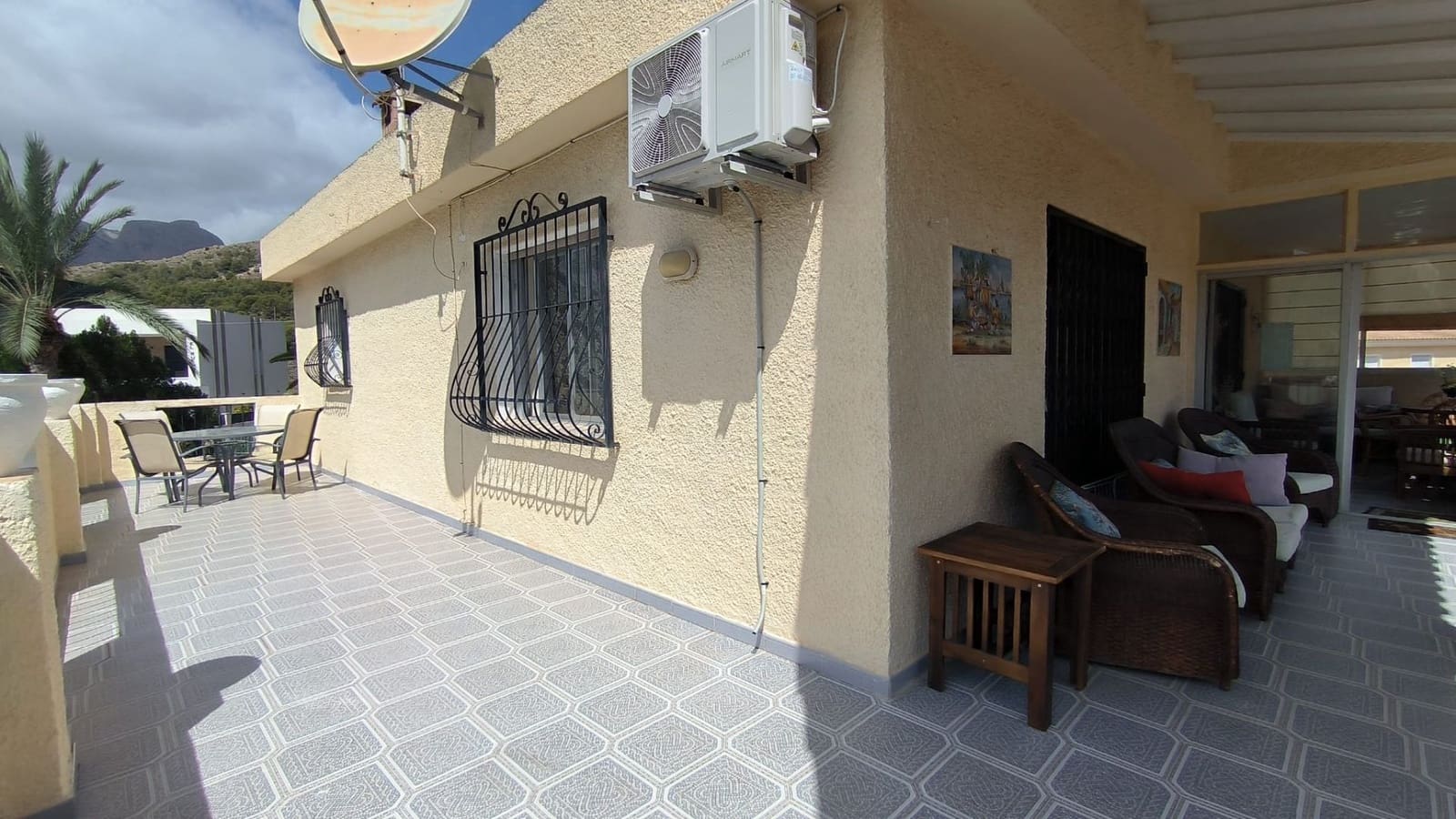 Chalet de 3 habitaciones en Alfaz del Pi / L'Alfàs del Pi en venta con piscina garaje - 490.000 € (Ref: 7776631)