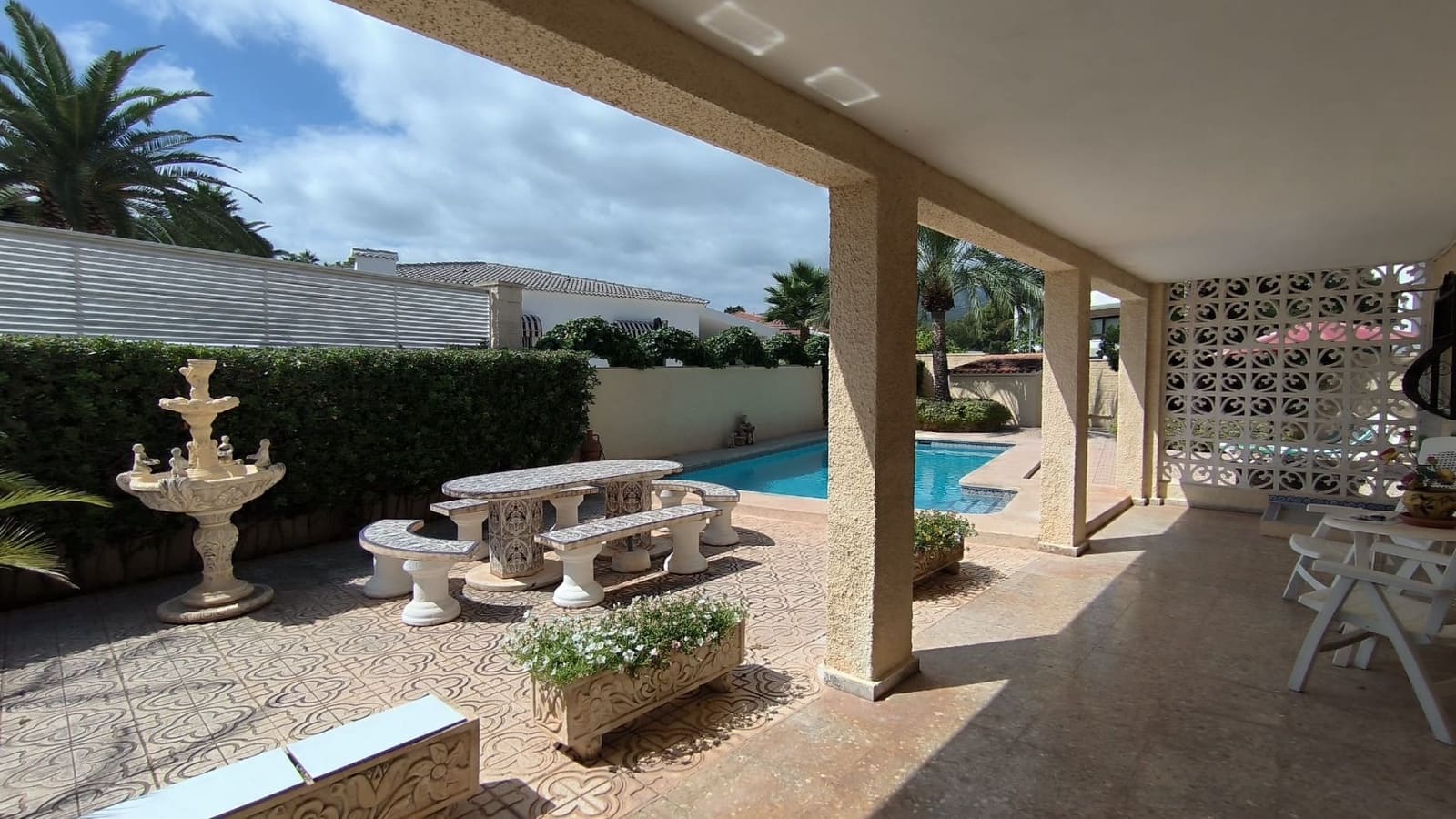 Chalet de 3 habitaciones en Alfaz del Pi / L'Alfàs del Pi en venta con piscina garaje - 490.000 € (Ref: 7776631)