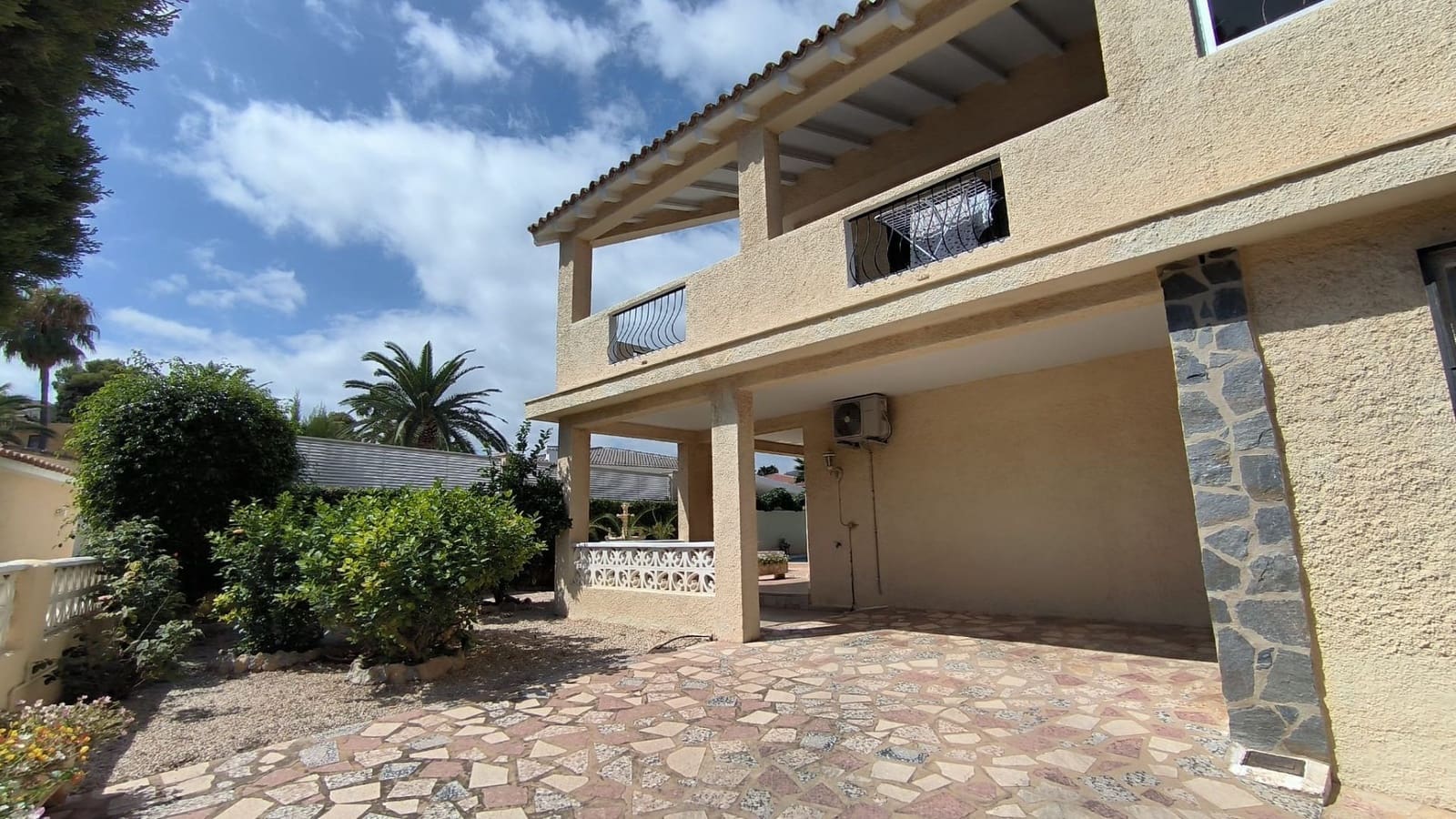 Chalet de 3 habitaciones en Alfaz del Pi / L'Alfàs del Pi en venta con piscina garaje - 490.000 € (Ref: 7776631)