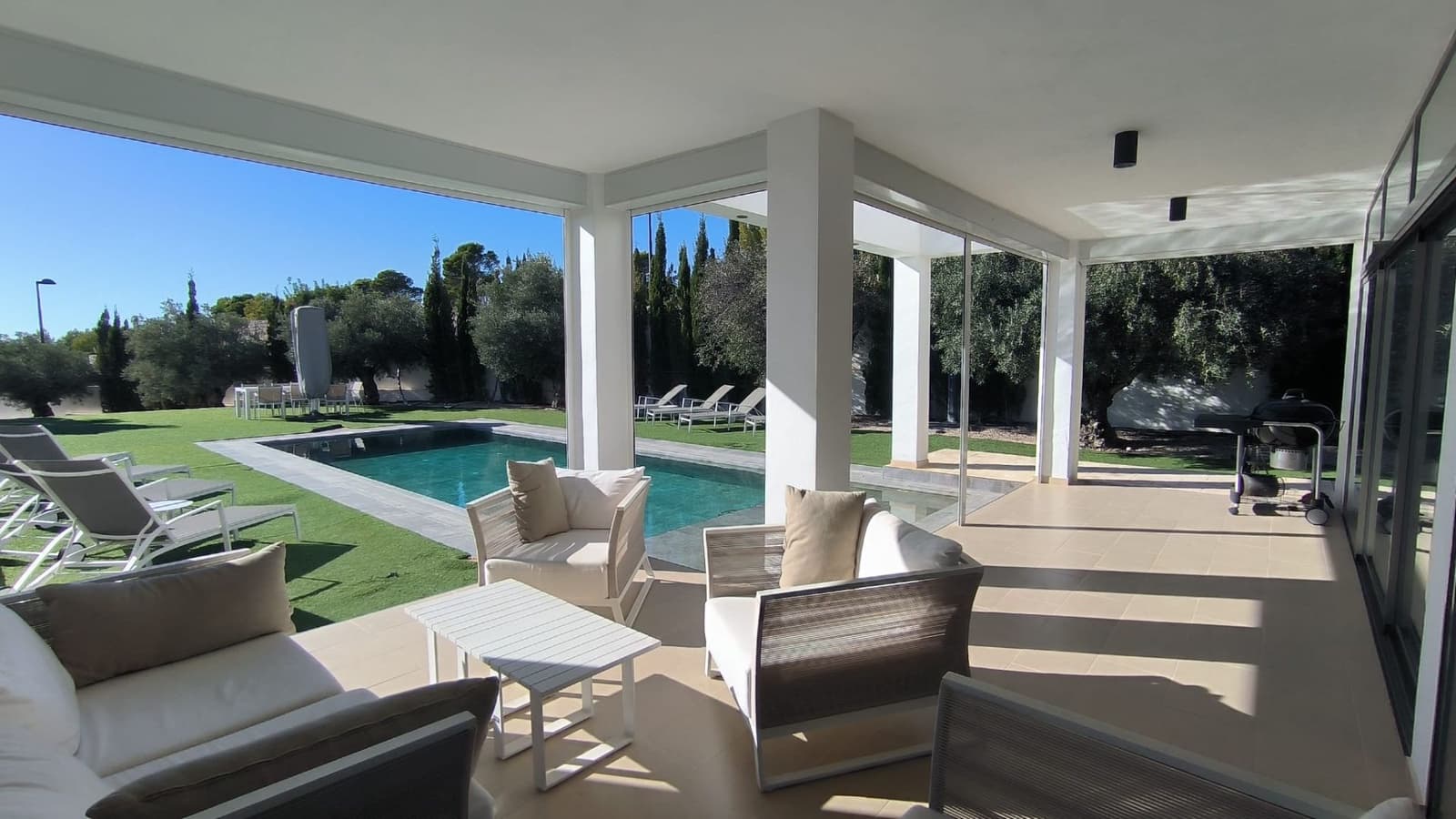 5 bedroom Villa for sale in Altea with pool garage - € 1,100,000 (Ref: 7957188)