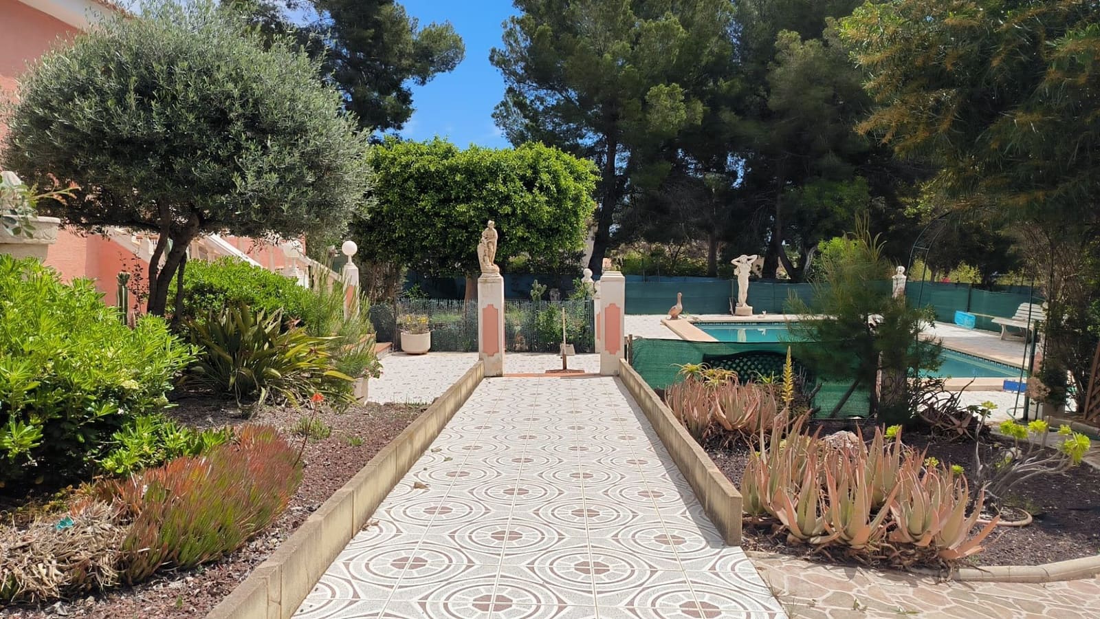 4 sypialnia Willa na sprzedaż w La Nucia z basenem garażem - 560 000 € (Ref: 8242143)