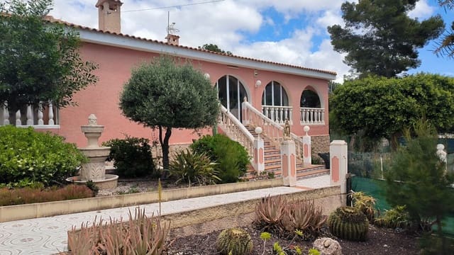 4 makuuhuone Huvila myytävänä paikassa Coloma  , La Nucia mukana uima-altaan 
autotalli - 560 000 € (Ref: 8242143)