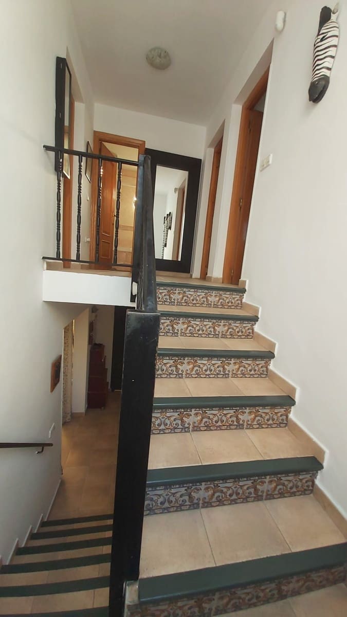 4 bedroom Villa for sale in La Nucia with pool garage - € 349,000 (Ref: 8546698)