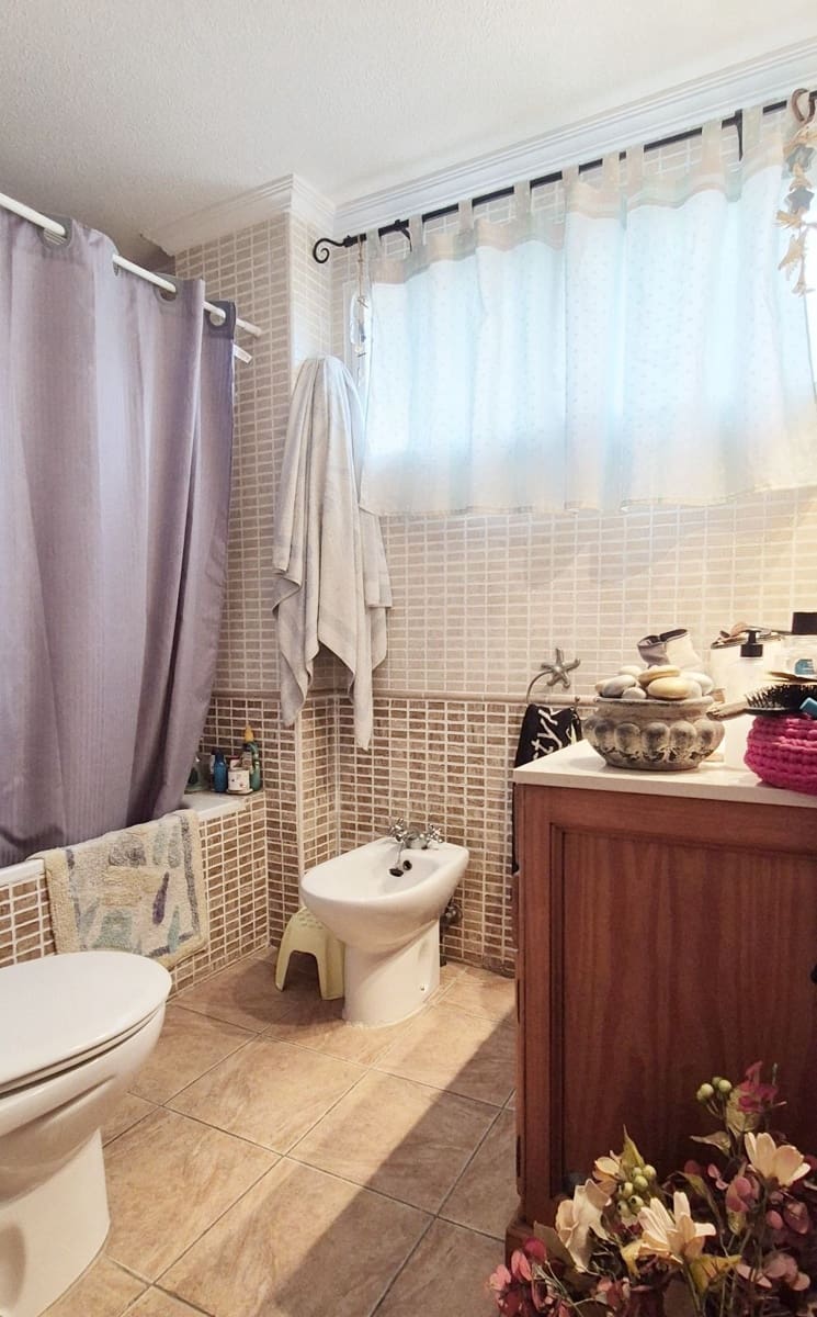 3 makuuhuone Huoneisto myytävänä paikassa Albir mukana uima-altaan 
autotalli - 275 000 € (Ref: 8640739)