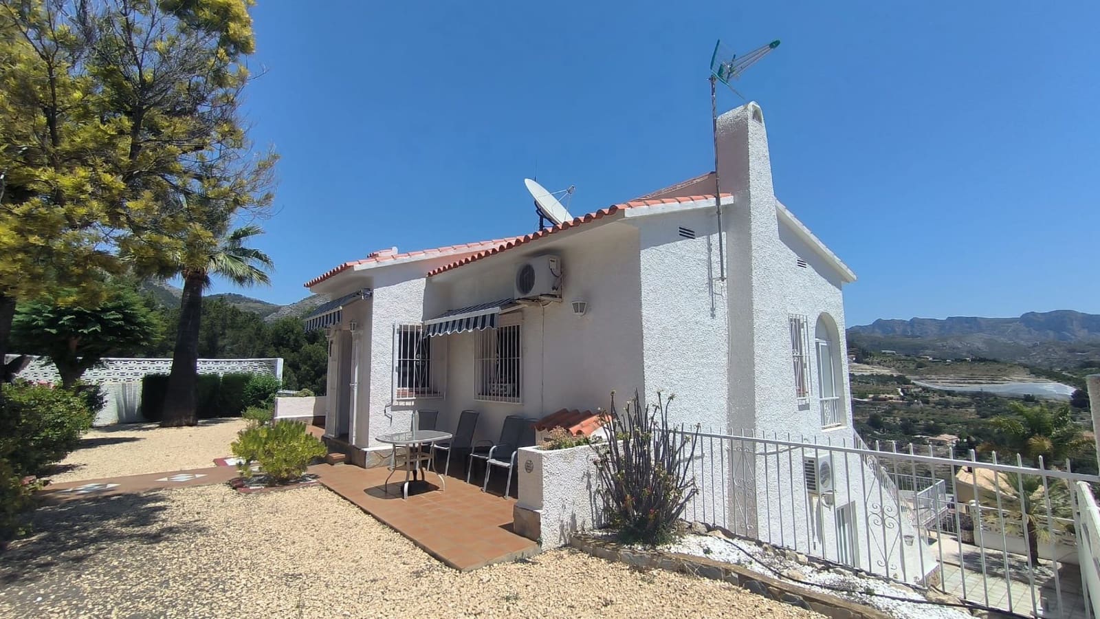 3 bedroom Villa for sale in Callosa d'En Sarria with pool garage - € 359,000 (Ref: 9022843)