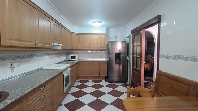 Chalet de 4 habitaciones en Alfaz del Pi / L'Alfàs del Pi en venta - 360.000 € (Ref: 9097852)