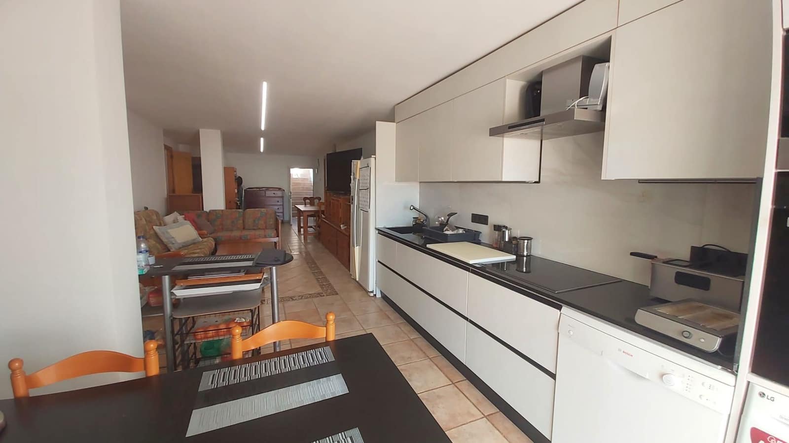 4 bedroom Villa for sale in Alfaz del Pi / L'Alfas del Pi - € 360,000 (Ref: 9097852)