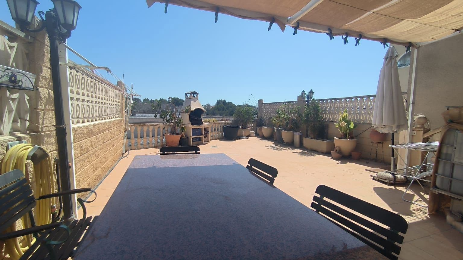 4 bedroom Villa for sale in Alfaz del Pi / L'Alfas del Pi - € 360,000 (Ref: 9097852)