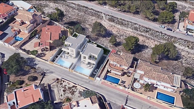 Chalet de 3 habitaciones en Alfaz del Pi / L'Alfàs del Pi en venta con piscina garaje - 745.000 € (Ref: 9111825)