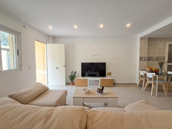 Chalet de 5 habitaciones en La Nucia en venta con piscina garaje - 440.000 € (Ref: 9159240)