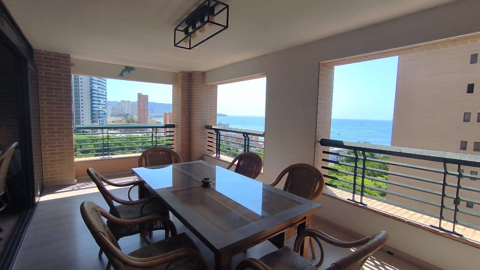 Apartamento de 3 habitaciones en Benidorm en venta con piscina garaje - 995.000 € (Ref: 9165476)